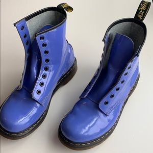 Dr. Marten Periwinkle boots NEED LACES